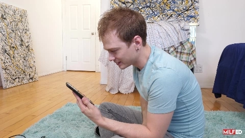 Kylie Le Beau On The Phone With Step Mom - Milfed
