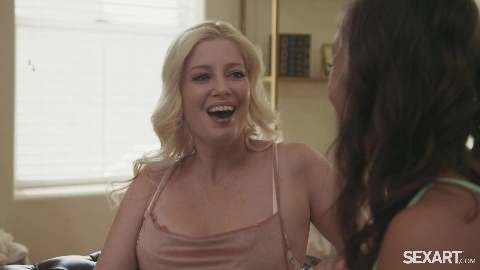 Right Moment 2 - SexArt