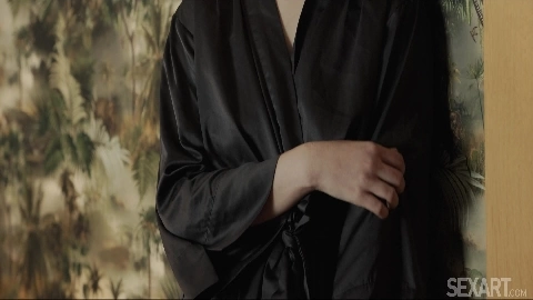 Hypnotize Me - SexArt