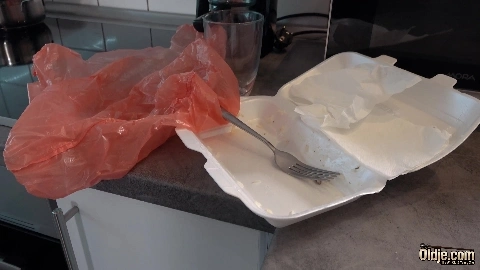 Dealing With A Messy Girl in 4K - Samantha Sparkle