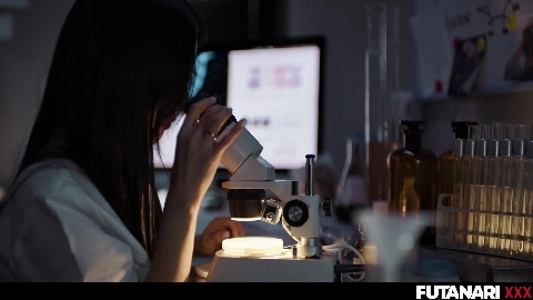 Futanari - Amalia Davis And Emiri Momota - Nuclear Mutation