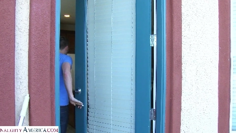 Mrs Creampie in 4K - Eva Notty