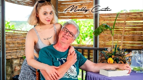 Molly Meets A Five Card Stud in 4K - Molly Cute