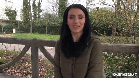 Show In Front Of One Of Her Fans FRENCH - Nelly