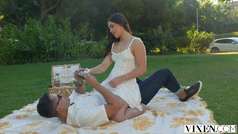 Petite Beauty Has Powerful Orgasm - Daisy Pheonix