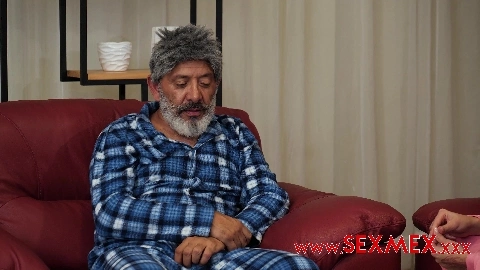 A Job For The Hottie in 4K - Devil Khloee