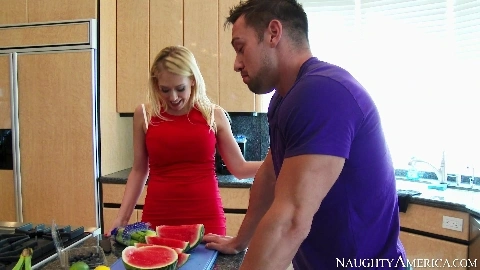 Client Kagney Linn Karter fucking in the couch with her tits