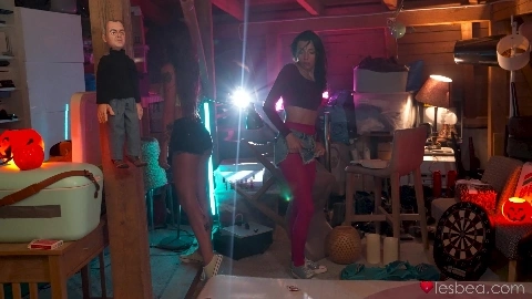 Olivia Sparkle And Mini Mitzix - Lesbea