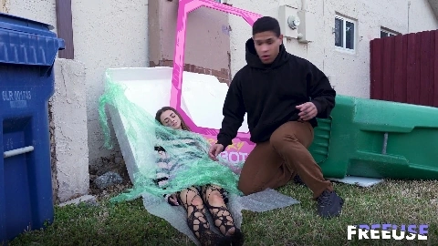 Nikki Nicole - FreakyFembots