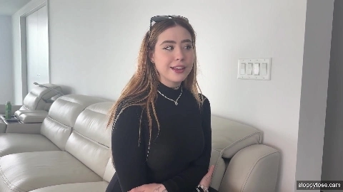 Beautiful Green-Eyed Slut Suck And Fucks On A First Date