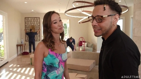 Christy Love Se Tape Ses Déménageurs