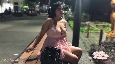 My Friend Controls my Orgasm with the Lush of Lovense in a Public Park and I make a Great Squirt - Savannah Watson