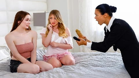 Stepsisters Secret Passion - Hazel Moore, Melody Marks