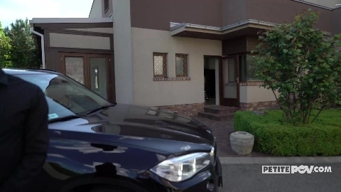 Kate And Her Bodyguard - PetitePOV – Kate Rich