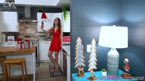 Amiee Cambridge All She Wants For Xmas Is A Big Fat Dicking - MyPervyFamily