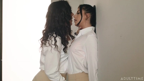 Sinn Sage Gal Ritchie Private Riding Lesson - Adult Time