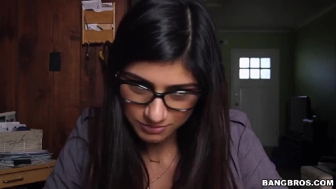 mia khalifa-big black dick threesome