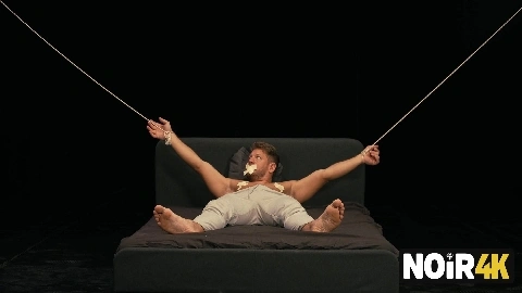 Olivia Sparkle - Noir4K