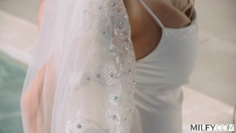 Spencer Scott Cheating MILF Has Secret Anal - Milfy