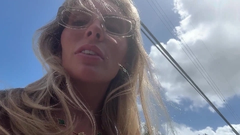 Bonnie Gets Caught Cumming In Public Car Sex - Bonnie Blue