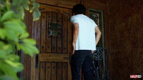 Milfed - Syren De Mer - Mommy Needs Cock