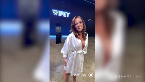 Amy Lynne And Steve Stunning Hotwife Takes A Huge BBC - Wifey