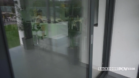 Neighbourly in flagranti - Sata Jones