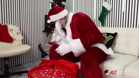AltErotic - Jessie Lee - Gets Her Christmas Package From Santa Tef
