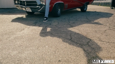 Milfy - Justine Jakobs - Fit MILF Justine Fucks Young Stud In His Classic Car