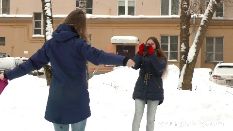 Mara Gri & Lisa Sweet - YoungBusty