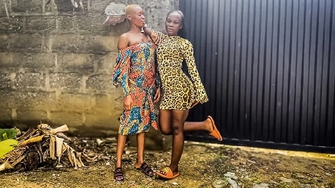 Amateur Ebony Lesbians Fingering Tight Pussy After Outdoor Stroll