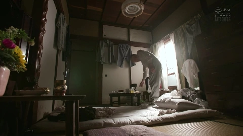 RBK-056 A record of several days when a middle-aged father commits a beautiful girl who has watched over his growth since he was a flowers. Small flower