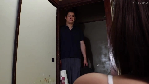 FSDSS-977 During the hot summer in the countryside, my step-sister gave me a titjob with her sweaty, slippery cleavage, making me cum until my balls were completely empty.