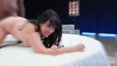 Keke Lou And Moses MILF Devours BBC In Front Of Hubby - Wifey