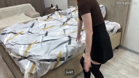 A real estate agent in stockings and a skirt was fucked right in her apartment - Eto Priyatno