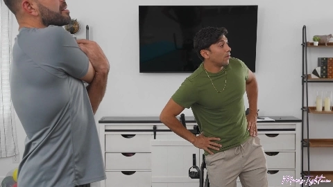 Moms Tight Aderes Quin Fit And Busty