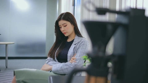 STARS-894 Girlfriend's perverted face that only I know. K-san, who has a reputation for being beautiful in the company, and a secret office love. It is thought that it is difficult to get close to her because she is a tall flower, but in reality, she is a