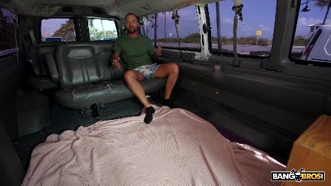 Bella Nova - Bang Bus