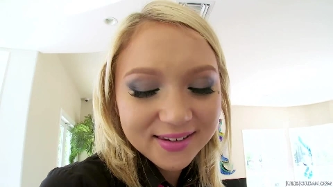 Sexy Little Blonde Cutie: Teen Slut