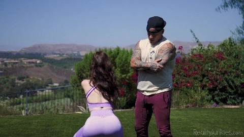 Nicole Vaunt Nasty Wifey - Reality Junkies