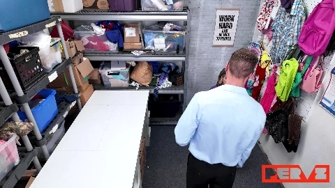 Serena Sterling - Shoplyfter