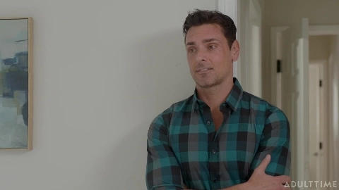 Gal Ritchie Tried On While Spied On - CaughtFapping