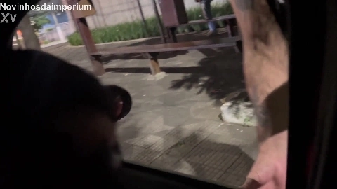 Novinha Magrinha Faz Gang Bang na Rua e Leva Banho de Leite - Nayra Castro