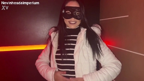 Muito Frio em Sp Fui Atras de um Pau Grande e Grosso Pra Me Foder no Pelo - Nayra Castro