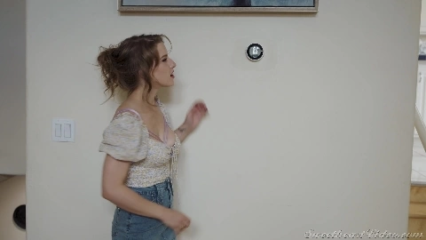 Octavia Red And Kate Dalia Dripping Lesbians At Home - SweetheartVideo
