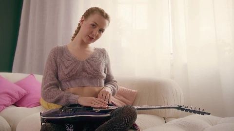 Sexy Blonde Teen Beauty: Muse