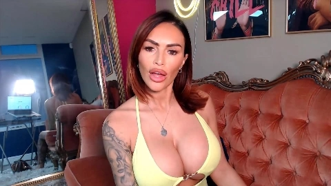 British Porn Star Gemma is next level London pound cake