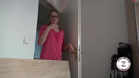 Mamas freund beim wixxen erwischt - Bella-Klein