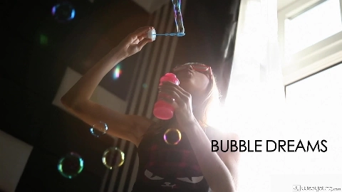 Gina [4K] - Bubble Dream