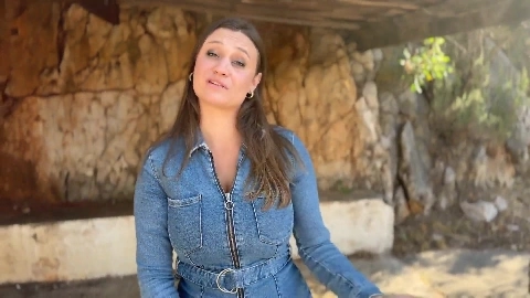 27 years old, flight attendant from Aubagne! - [JacquieEtMichelTV] Oceane